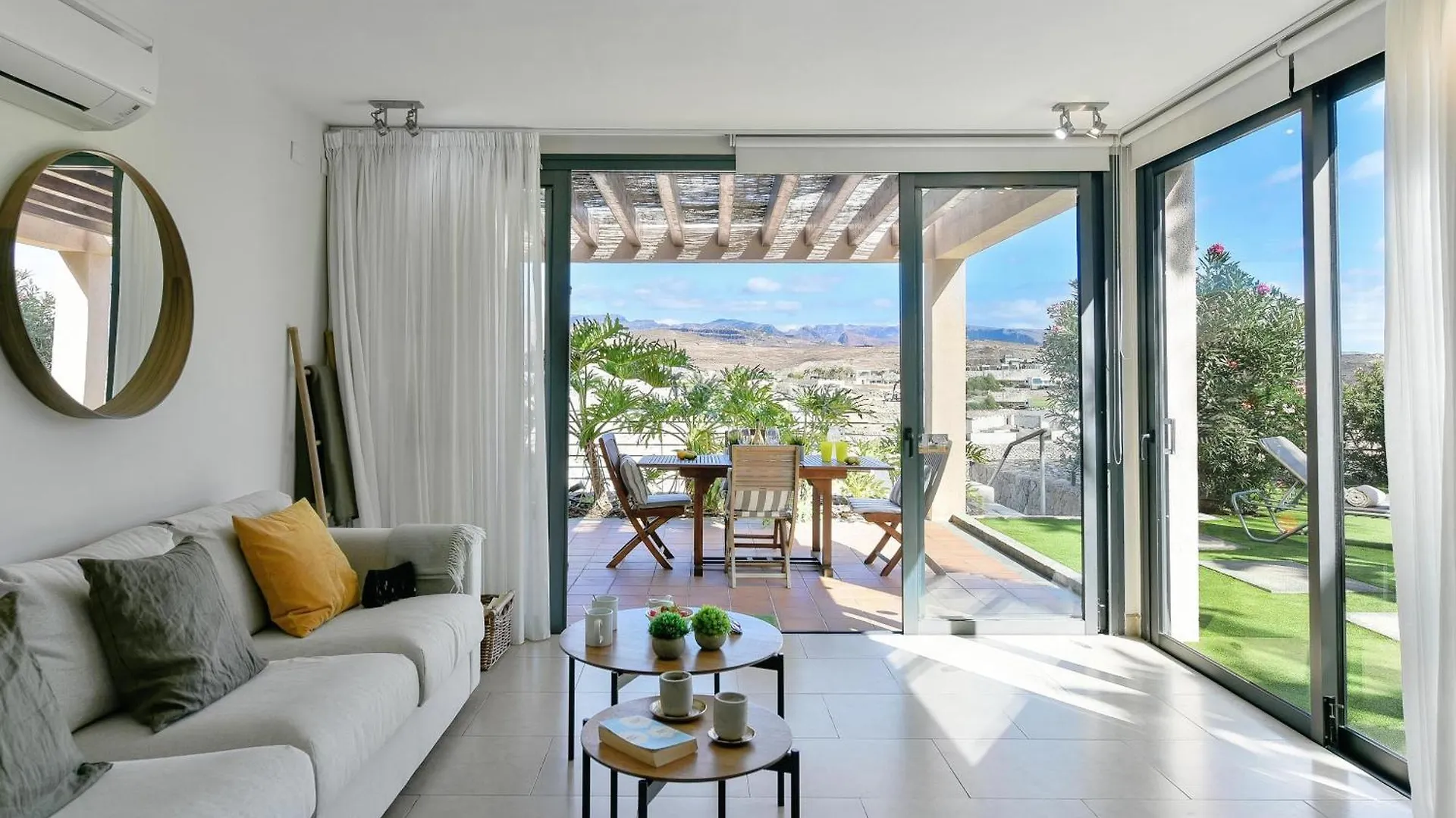 Villa Salobre Terraza Dos Luxury Retreat In Gran Canaria Private Outdoor Heatable Pool Bbq Facilities Shaded Outdoor Dining Area Salobre, 0*, ラスパルマス・デ・グランカナリア